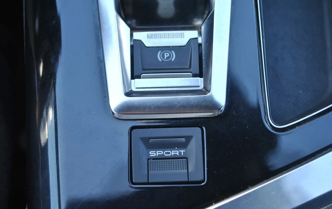 Peugeot 3008 cena 72900 przebieg: 140758, rok produkcji 2016 z Raciąż małe 379